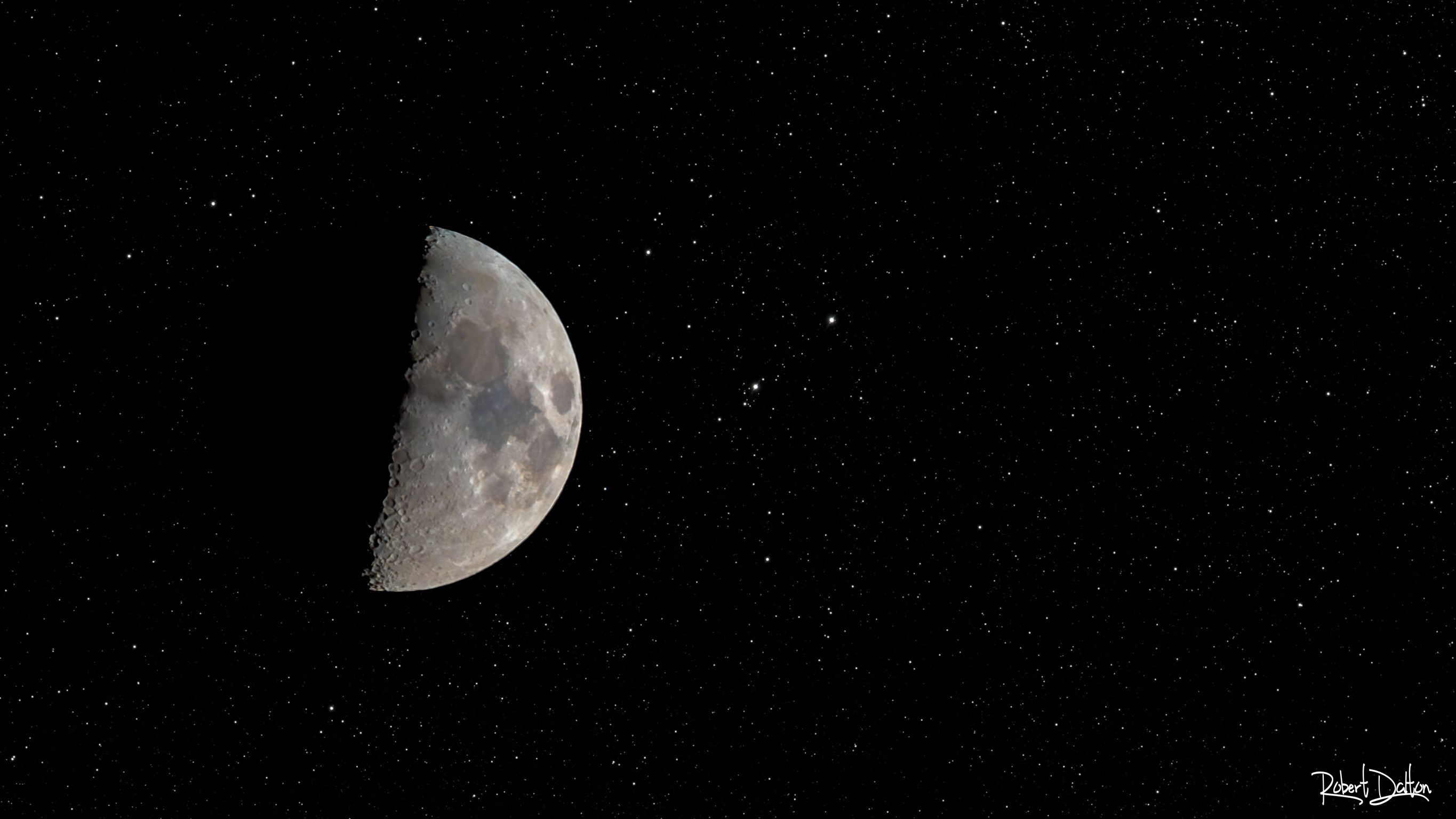 Ein mineralischer Mond mit Sternen